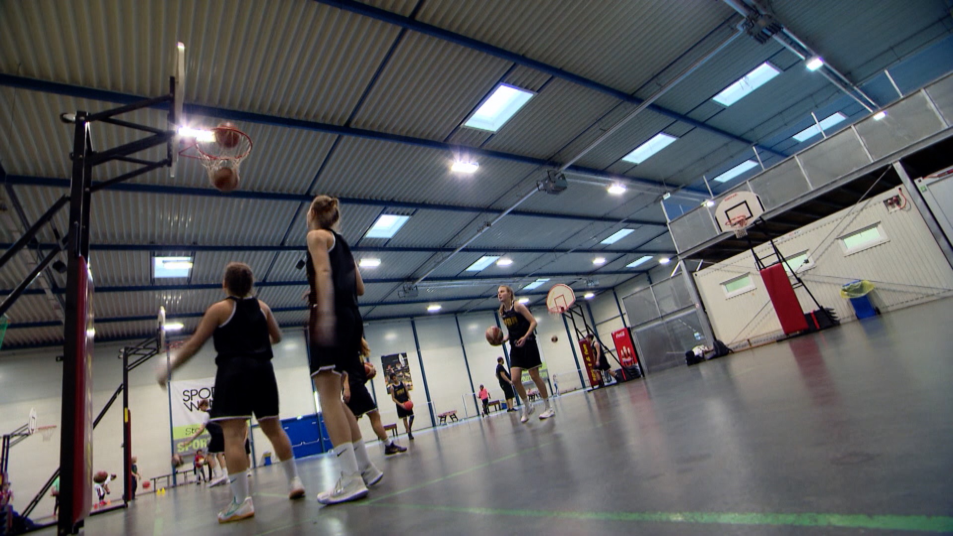 Neue "Sport & Fun Halle" am Praterstern News W24