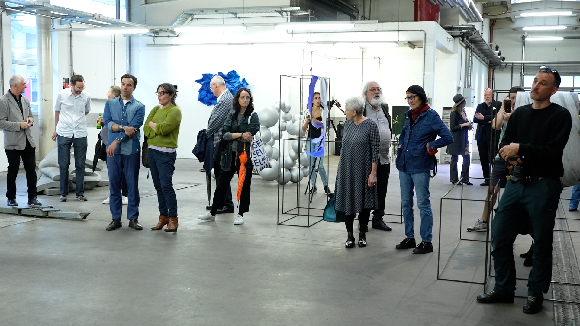 Neuer Kunstverein Wien Unter Skulpturen News W24