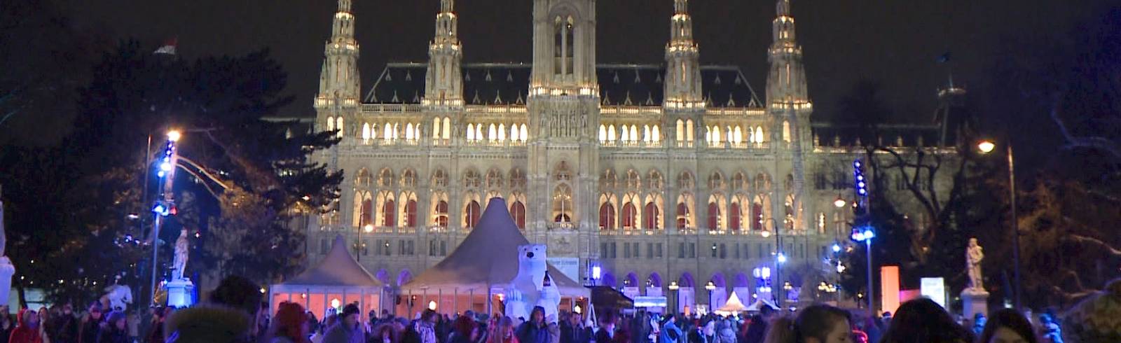 Rathausplatz: 310.000 am Eis