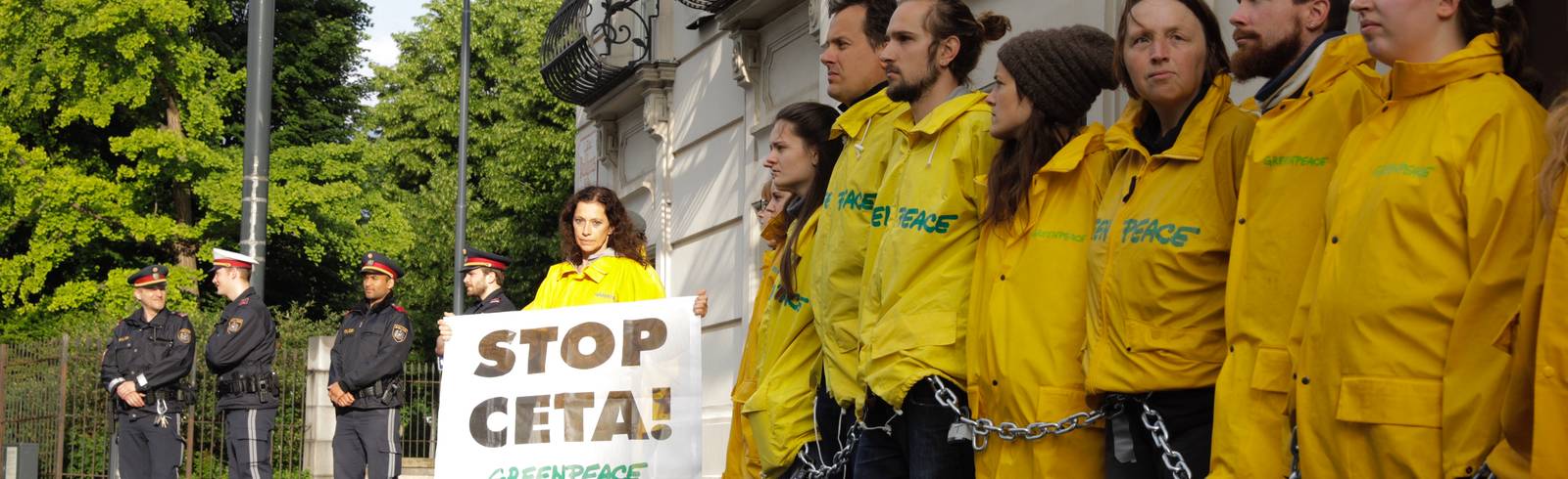 CETA: Protest vor Kanzleramt