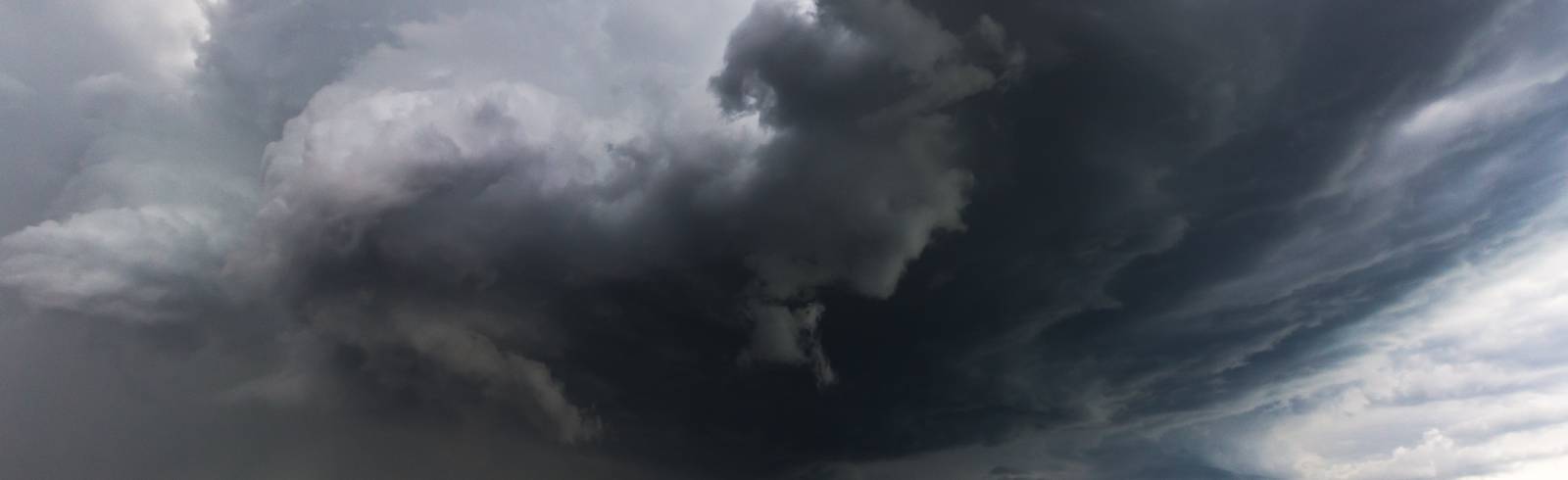 Unwetterfront bringt Sturm und Regen