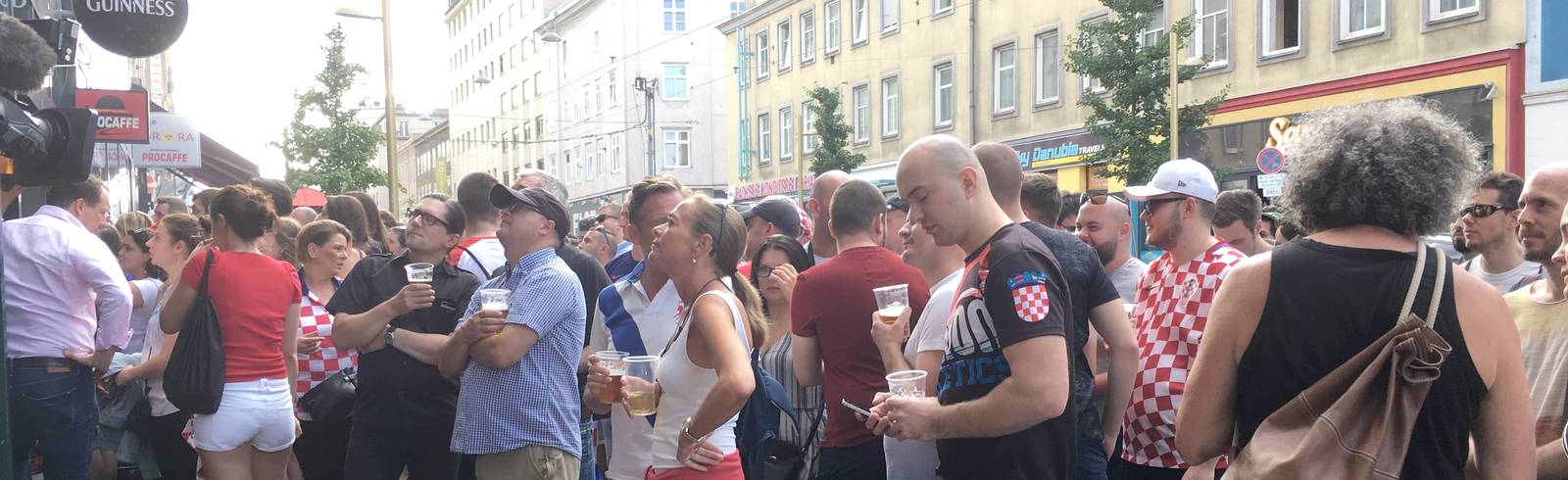 Fans feiern, als wäre Kroatien Weltmeister