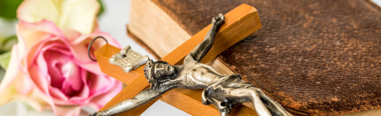 Karfreitag: Kritik an Regierungskurs