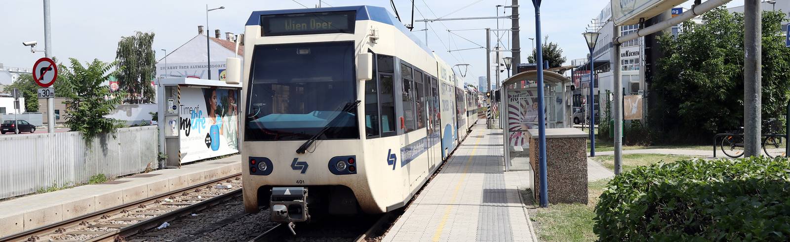 Badner Bahn sucht ZugführerInnen