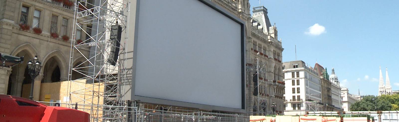 Rathausplatz rüstet sich für Filmfestival