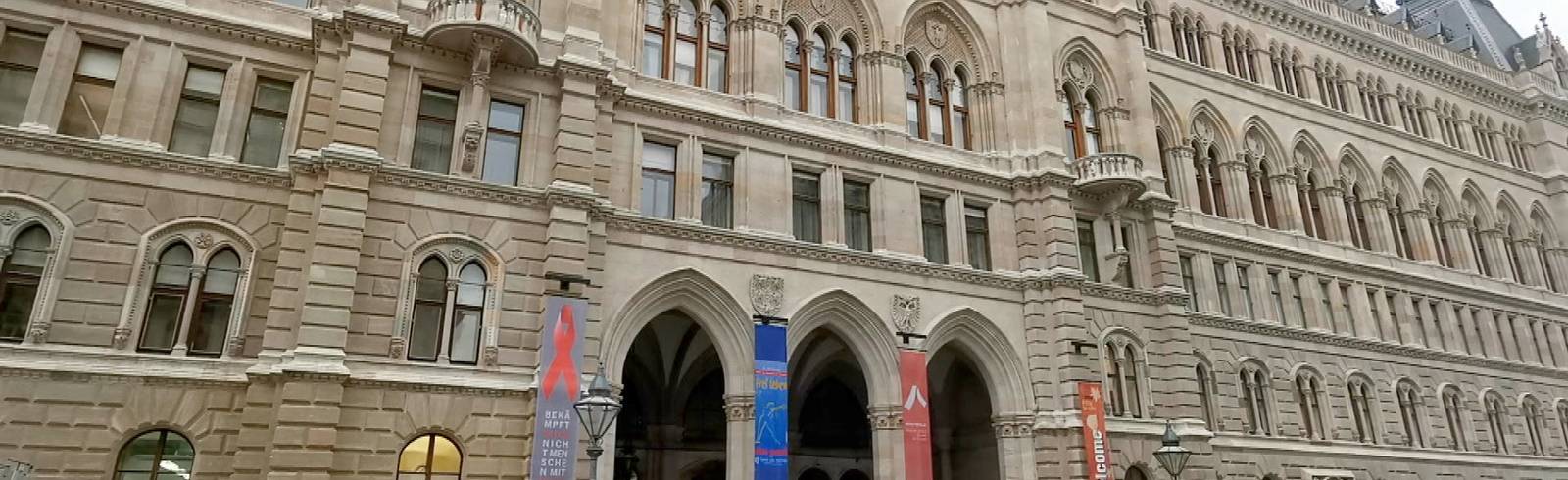 W24-Bezirksflash: Rathaus zeigt sich solidarisch