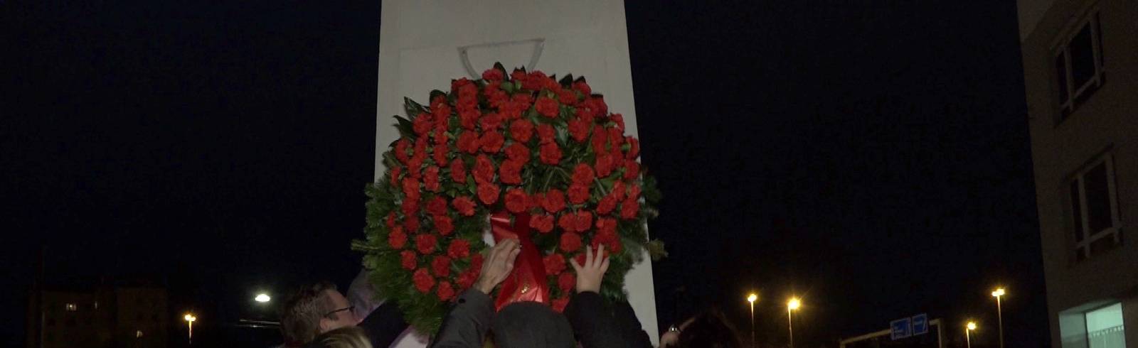 Weissel-Denkmal: Kranzniederlegung