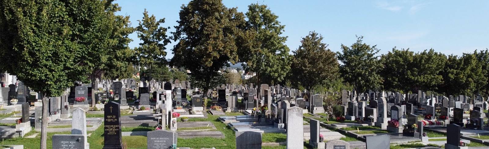 Polizei ermittelt nach Dutzenden Grabschändungen