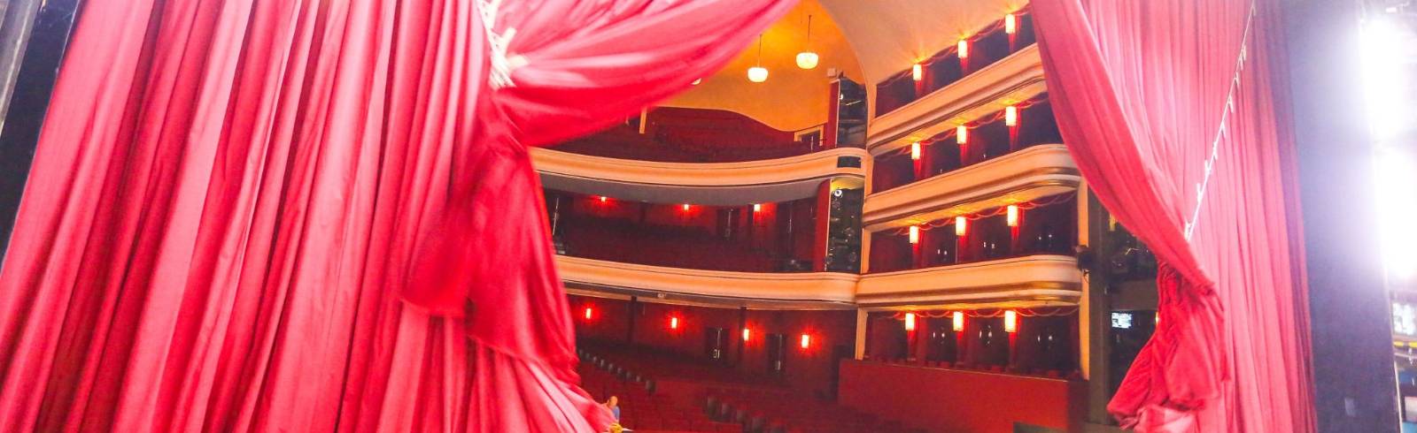 Queere "Fledermaus": Ein Amüsement mit Längen