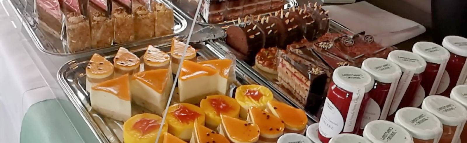 Bezirksflash: Tortenmarkt beim Café Landtmann