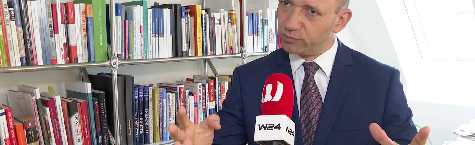 Neues Match: Türkis-Grün vs. Rot-Pink