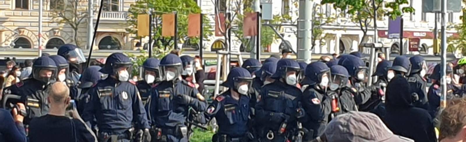 1.-Mai-Demo eskaliert: Elf Festnahmen