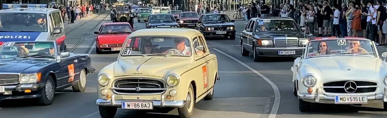 Bezirksflash: Oldtimerparade am Ring