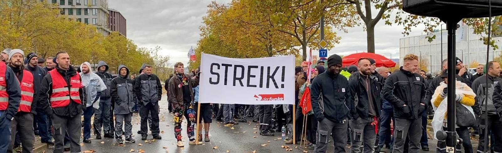 Bezirksflash: Metaller-Demo sorgt für Stau