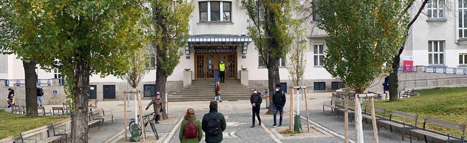 Corona: Erste Stiche im Hallenbad