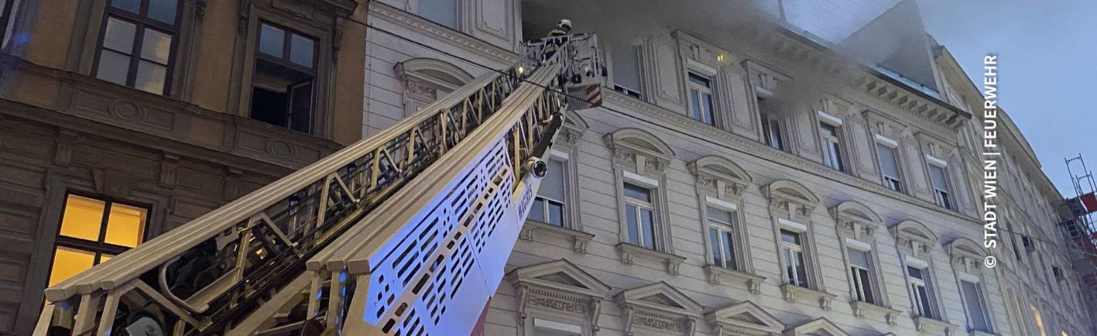 Bezirksflash: Brand in Obdachlosenheim