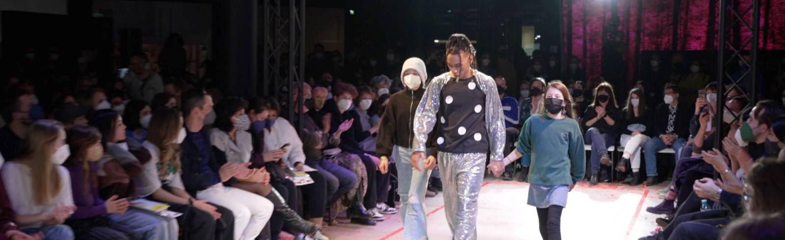 Kreative Fashion von jungen Nachwuchstalenten