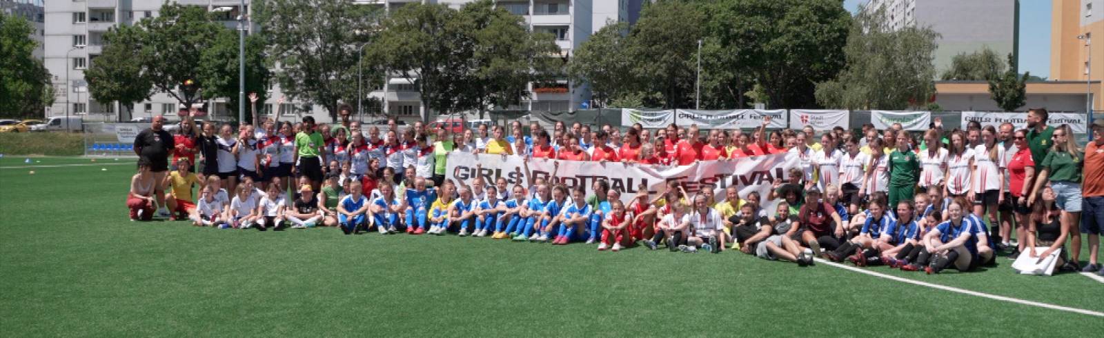 Mädchenteam der Vienna feiert Turniersieg