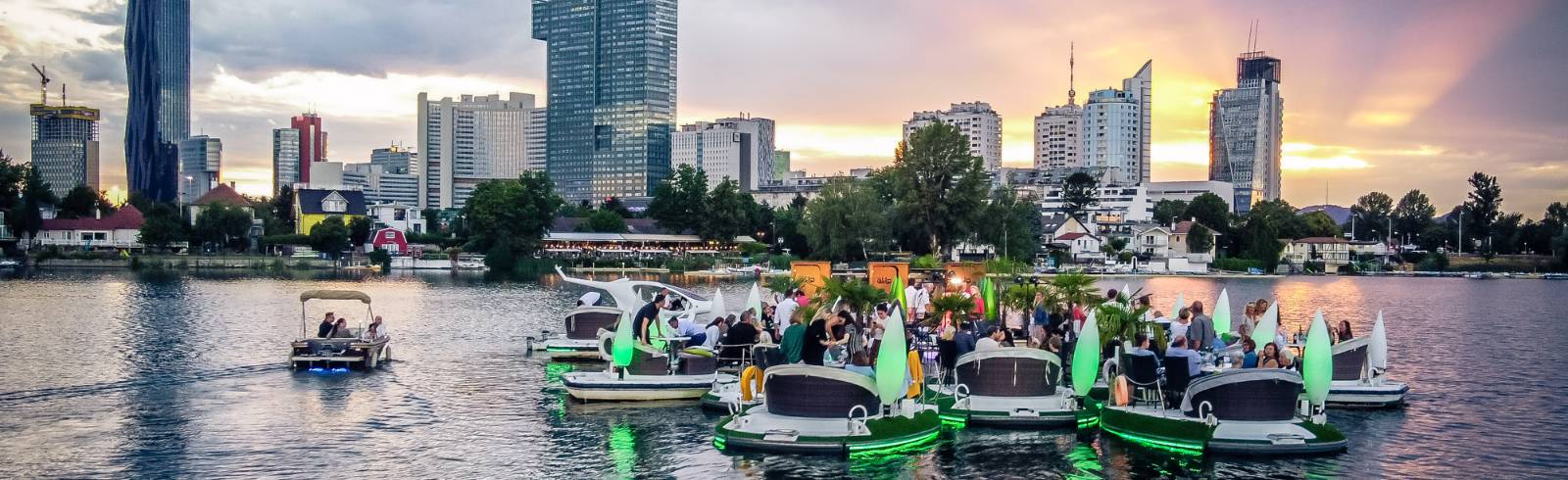 Bezirksflash: Schwimmende Konzerte starten