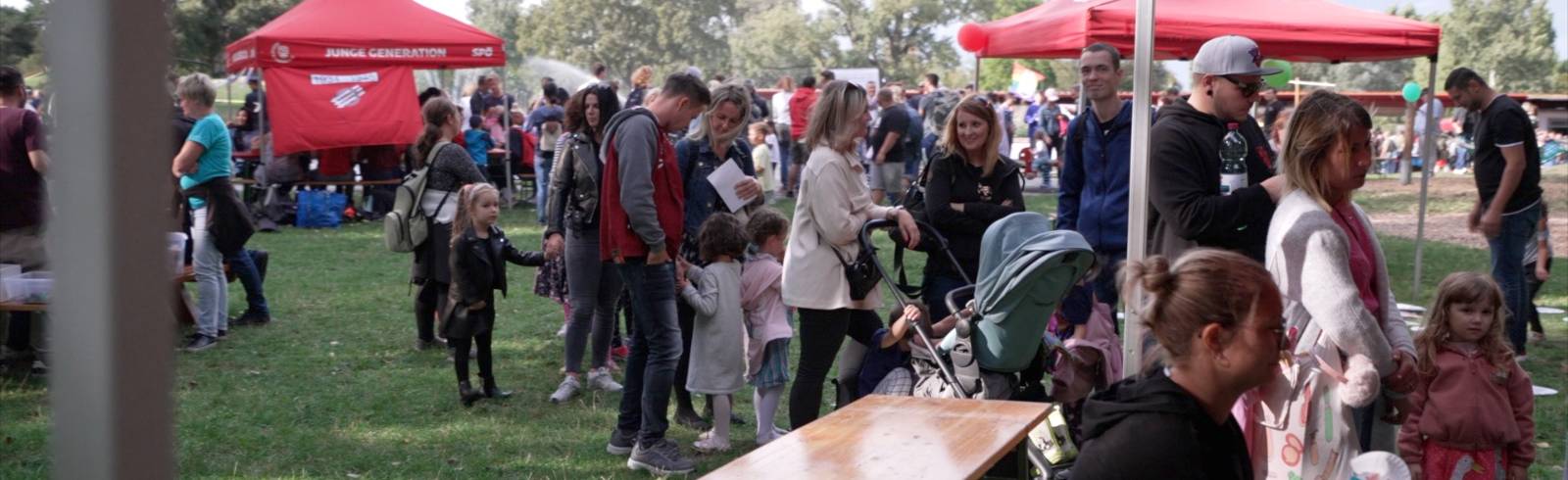 Friedliches Feiern zum Welttag des Kindes