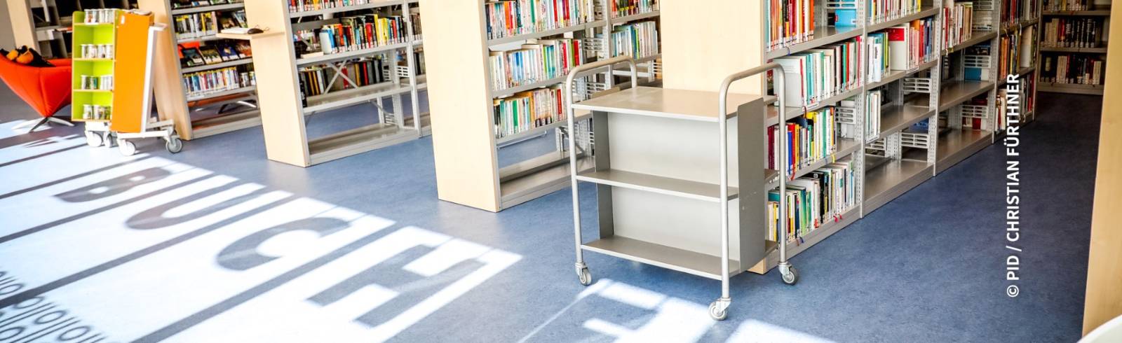 Bezirksflash: Neue Bücherei in Hietzing