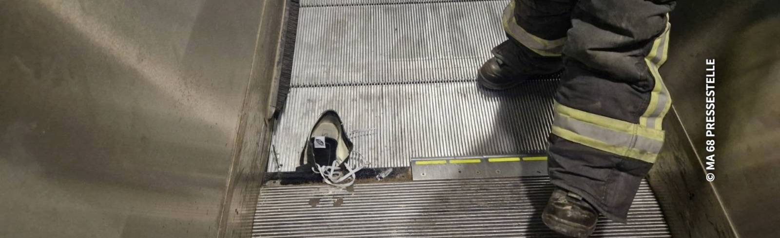 Bezirksflash: Rolltreppenunfall