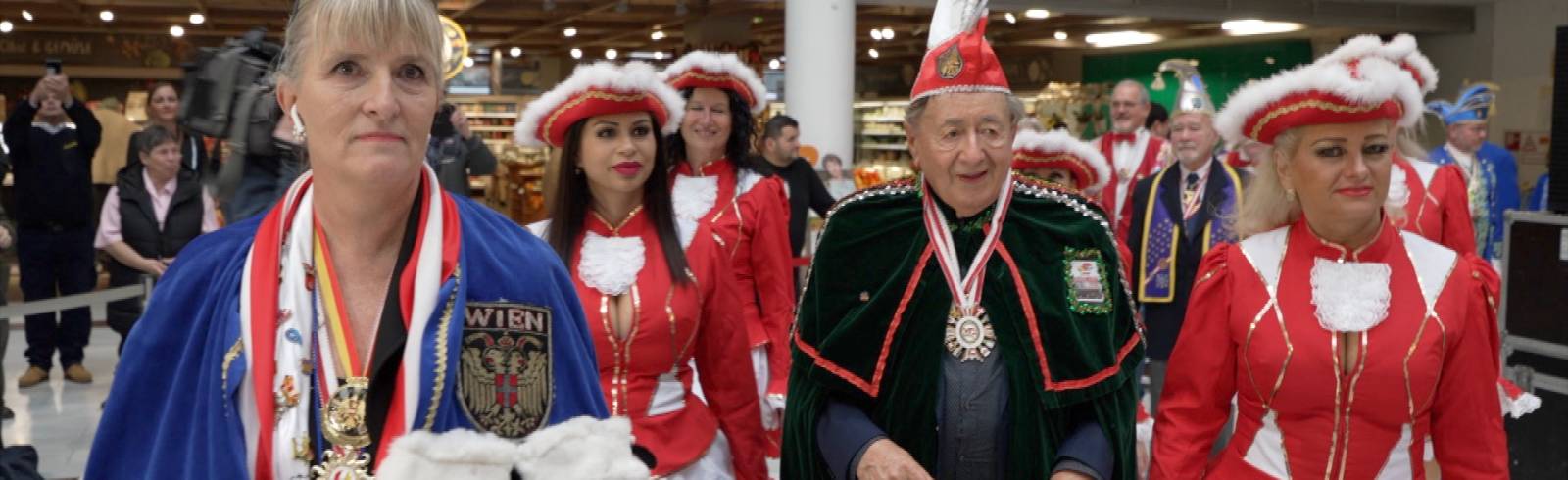 Närrisches Treiben in der Lugner City