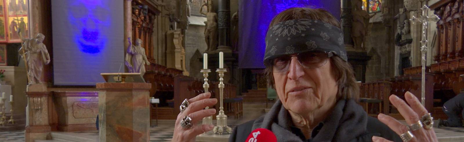 Helnwein: Leuchtende Schädel im Stephansdom