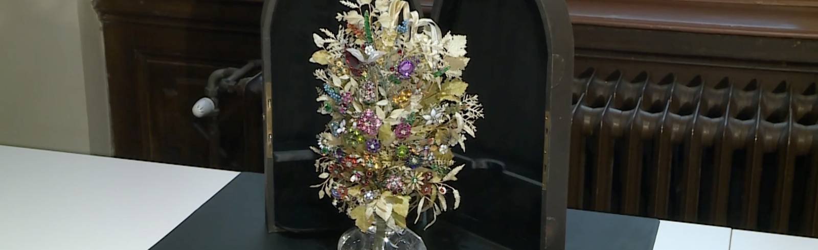 Maria Theresias "kleine Überraschung" - NHM zeigt Edelsteinstrauß neu