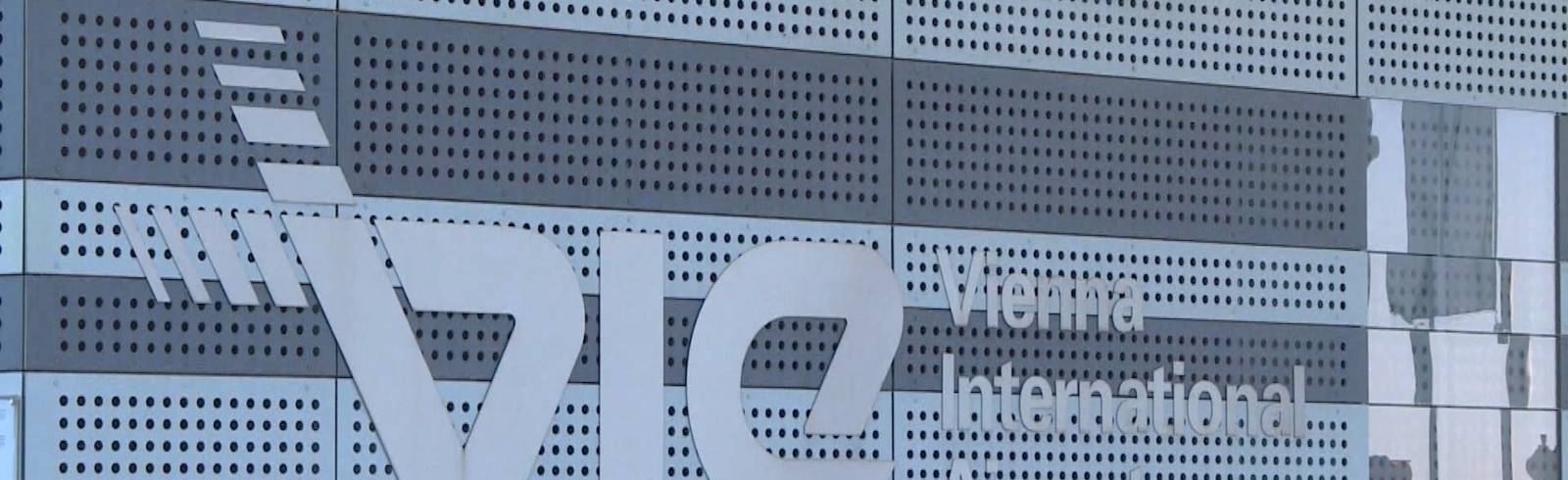 Glatteis: Betrieb auf Flughafen Wien eingestellt