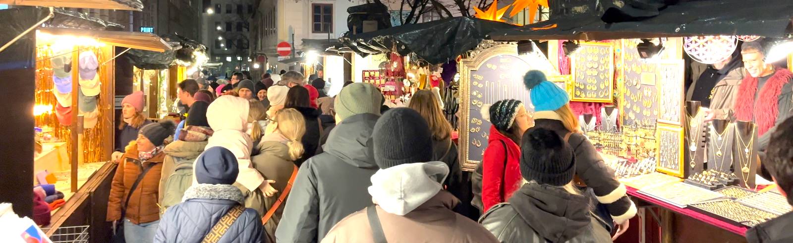 W24 unterwegs am Christkindlmarkt Spittelberg