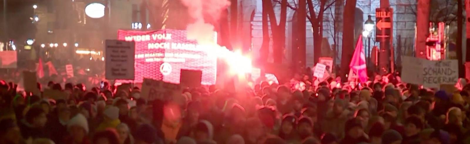 Tausende bei Demo gegen Blau-Schwarz