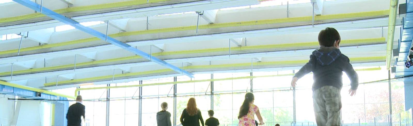 Bezirksflash: EisStadthalle muss saniert werden