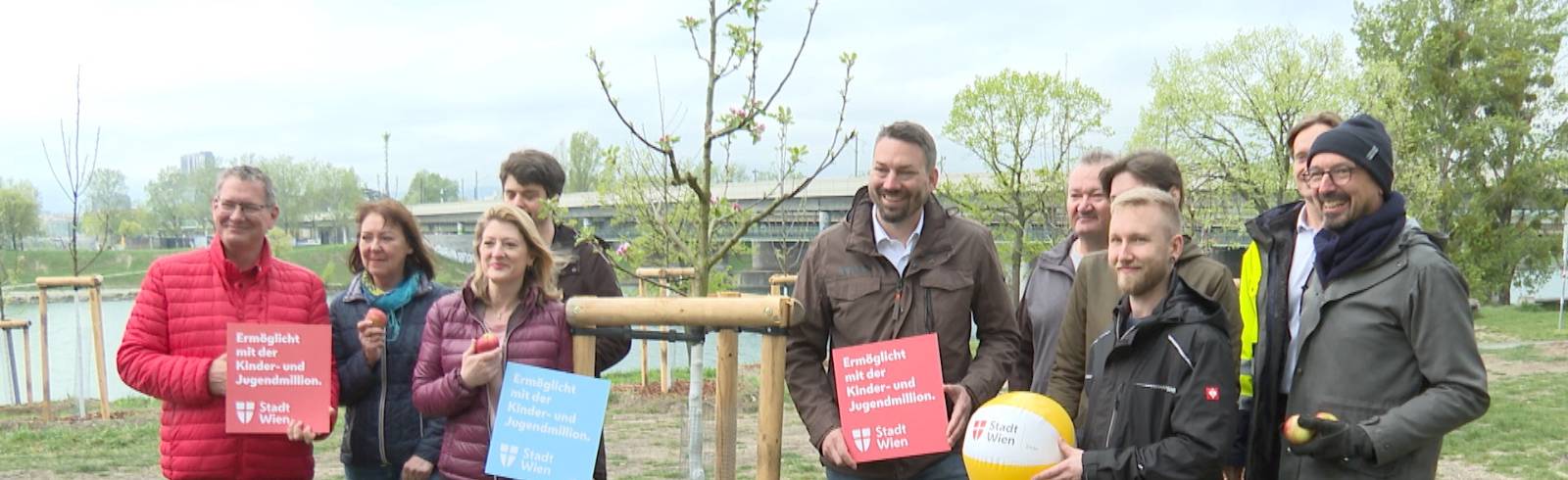 Kinder- und Jugendmillion: Apfelallee und Gratis-Schwimmkurse