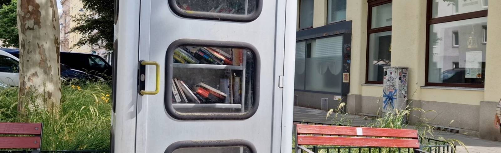 Bezirksflash: Neuer Bücherschrank in Mariahilf