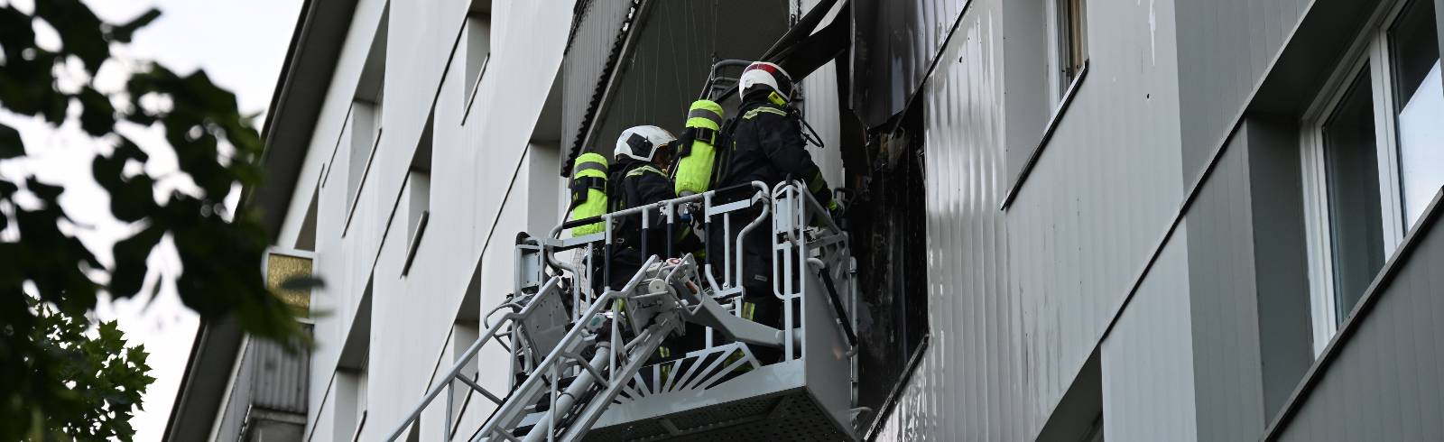 Bezirksflash: Brand in Meidlinger Hochhaus