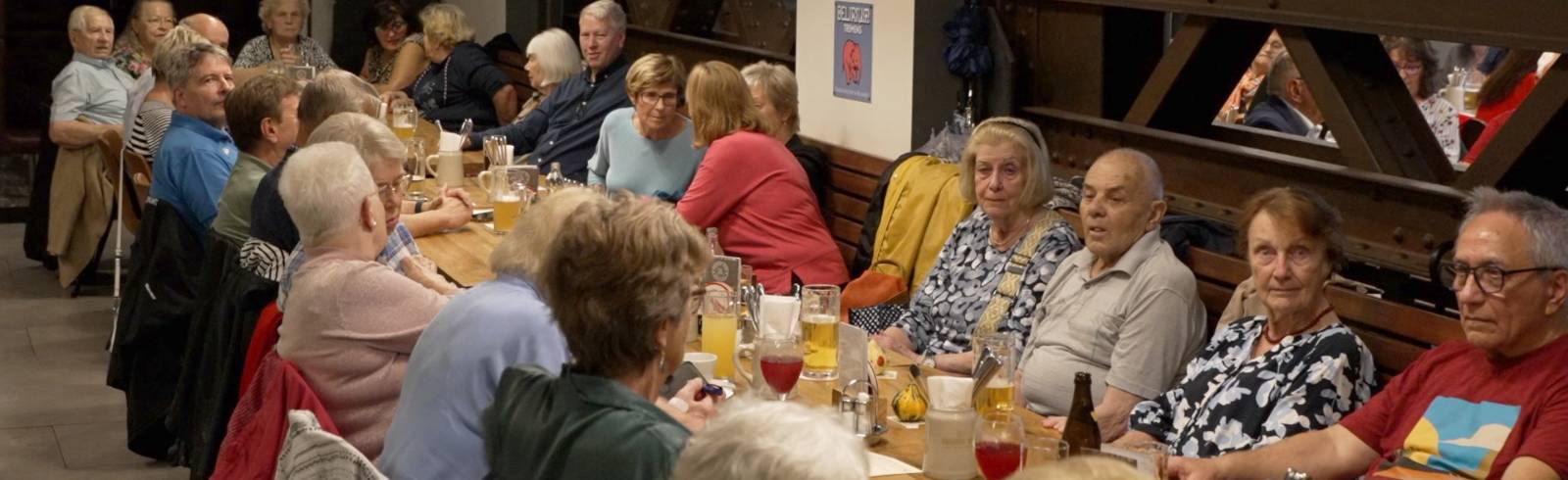 Dämmerschoppen für Senior*innen in Rudolfsheim-Fünfhaus