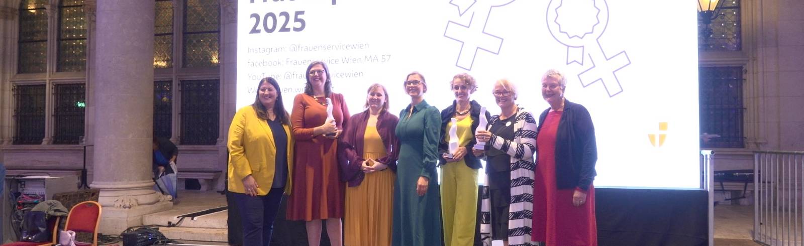 Frauenpreis vergeben: Vorbilder vor den Vorhang