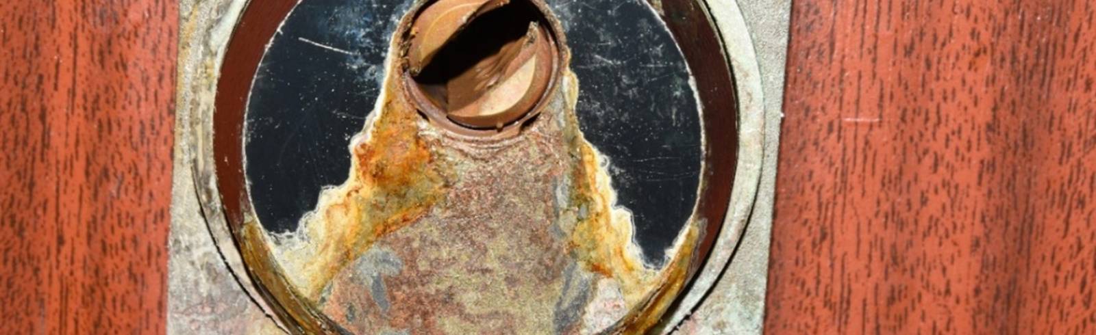 Polizei: Warnung vor Einbrüchen mittels ätzender Säure