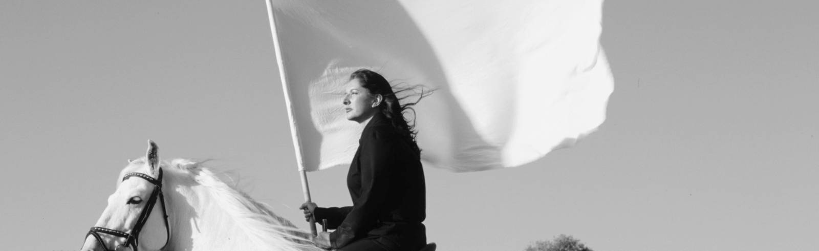 Schau ehrt Performance-Ikone Marina Abramović