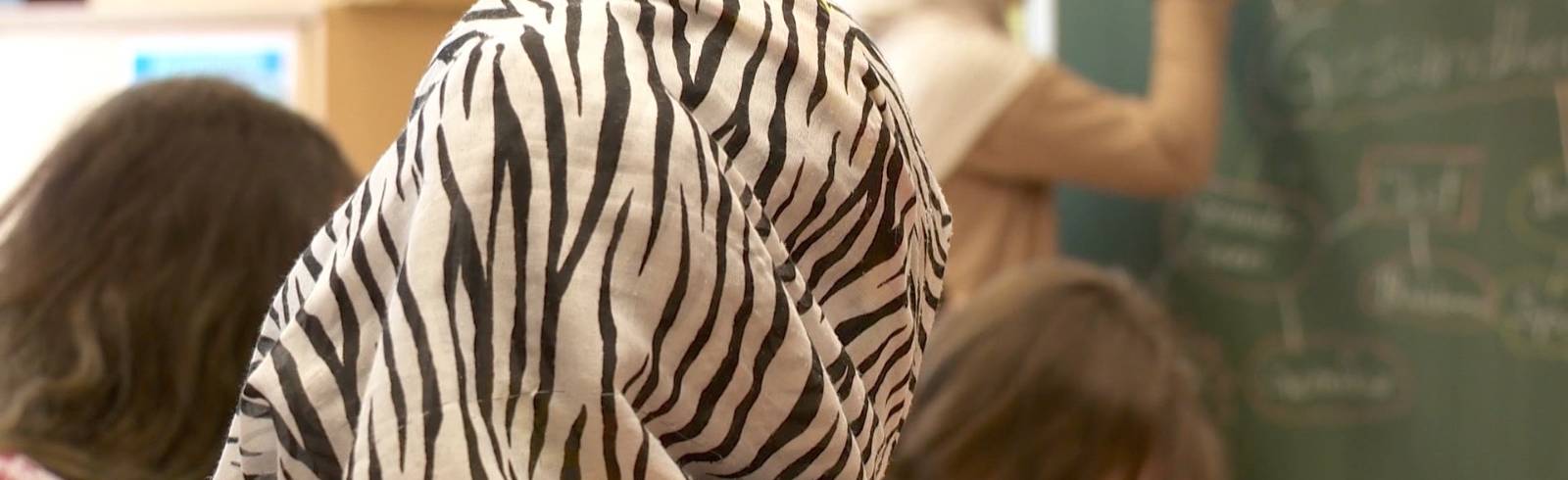 Kopftuchverbot: Plakolm glaubt an Verfassungskonformität