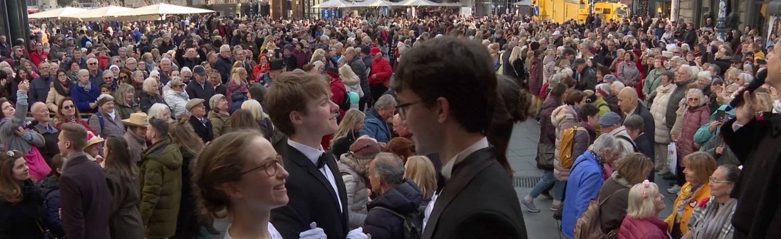 Ballsaison-Start vorm Stephansdom