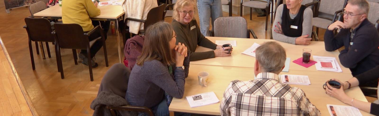 Erzählen verbindet: Der 15. Bezirk lädt zum Erzählcafé