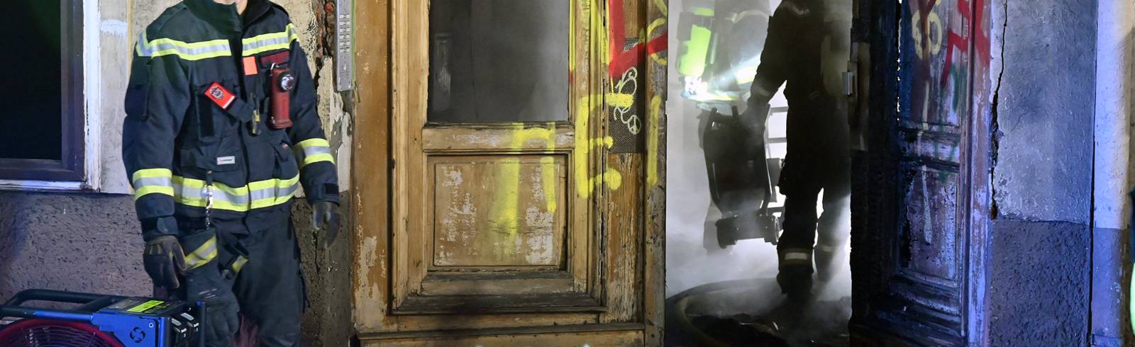 Hernals: Ein Toter bei Feuer in Mehrparteienhaus