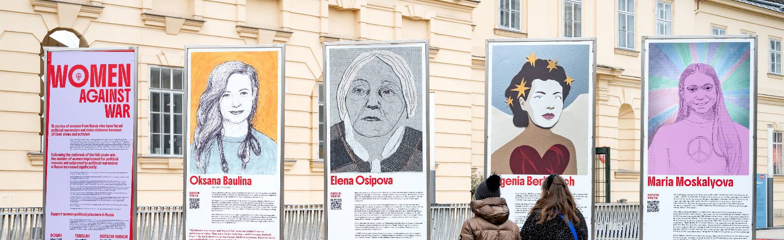 Russische Frauen gegen den Krieg: Neue Installation am MQ-Vorplatz