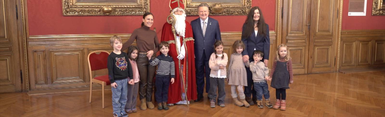Nikolo besucht Bürgermeister Ludwig im Rathaus