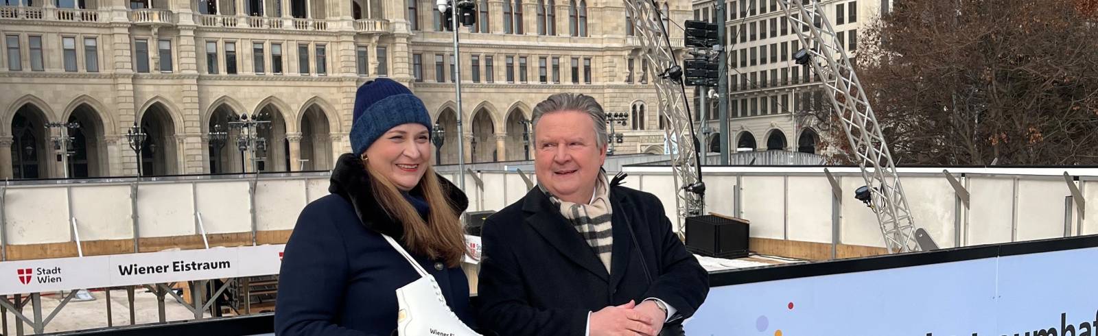 Letzte Aufbauarbeiten für den 31. Eistraum