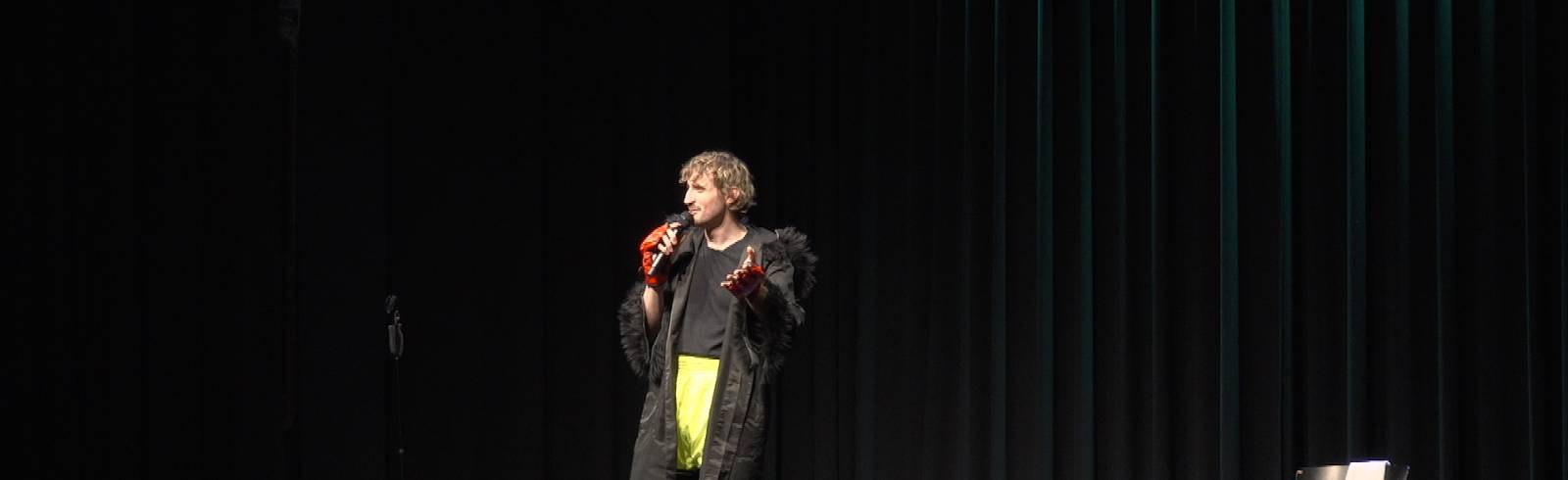 „Monster“ im Stadtsaal…