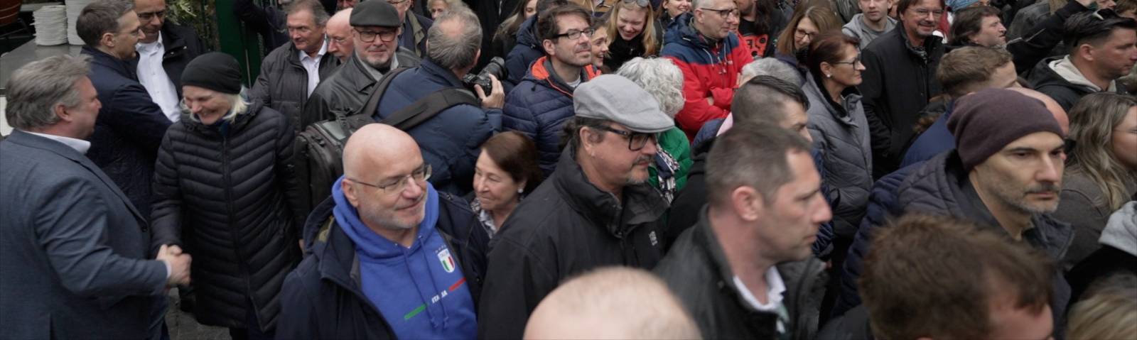 Karussell und Kartoffelpuffer: Sommersaisonstart im Prater