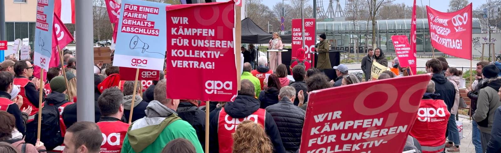 Werbung: Demo für fairen Gehaltsabschluss
